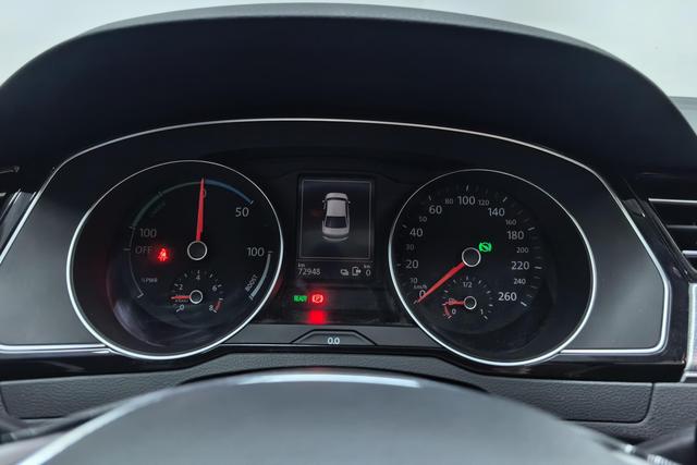 Volkswagen Magotan PHEV id 3803891 из Китая 10