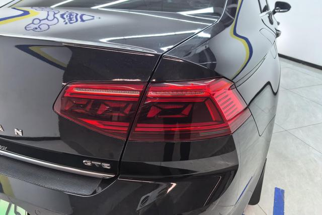 Volkswagen Magotan PHEV id 3803891 из Китая 11