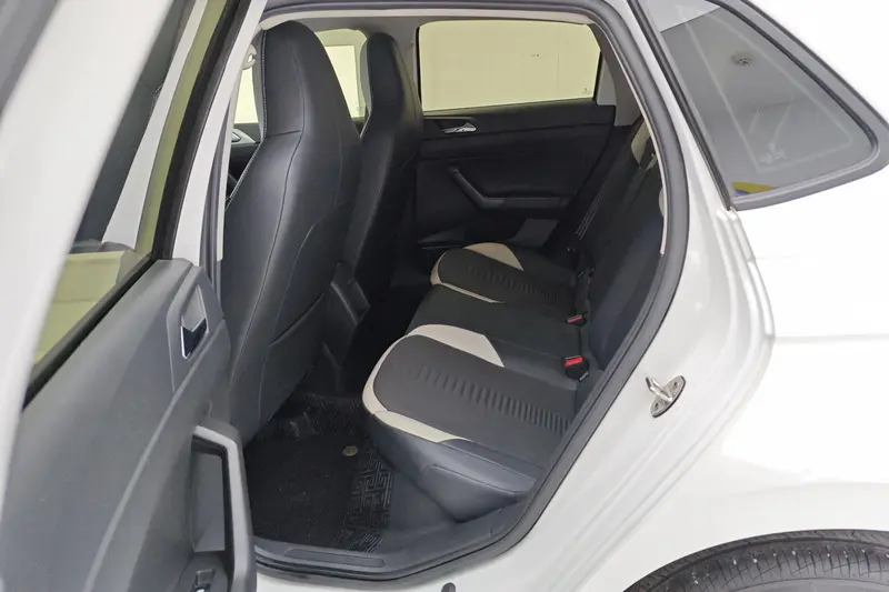 Volkswagen Polo Plus 1.5 L ATTech — фото 11