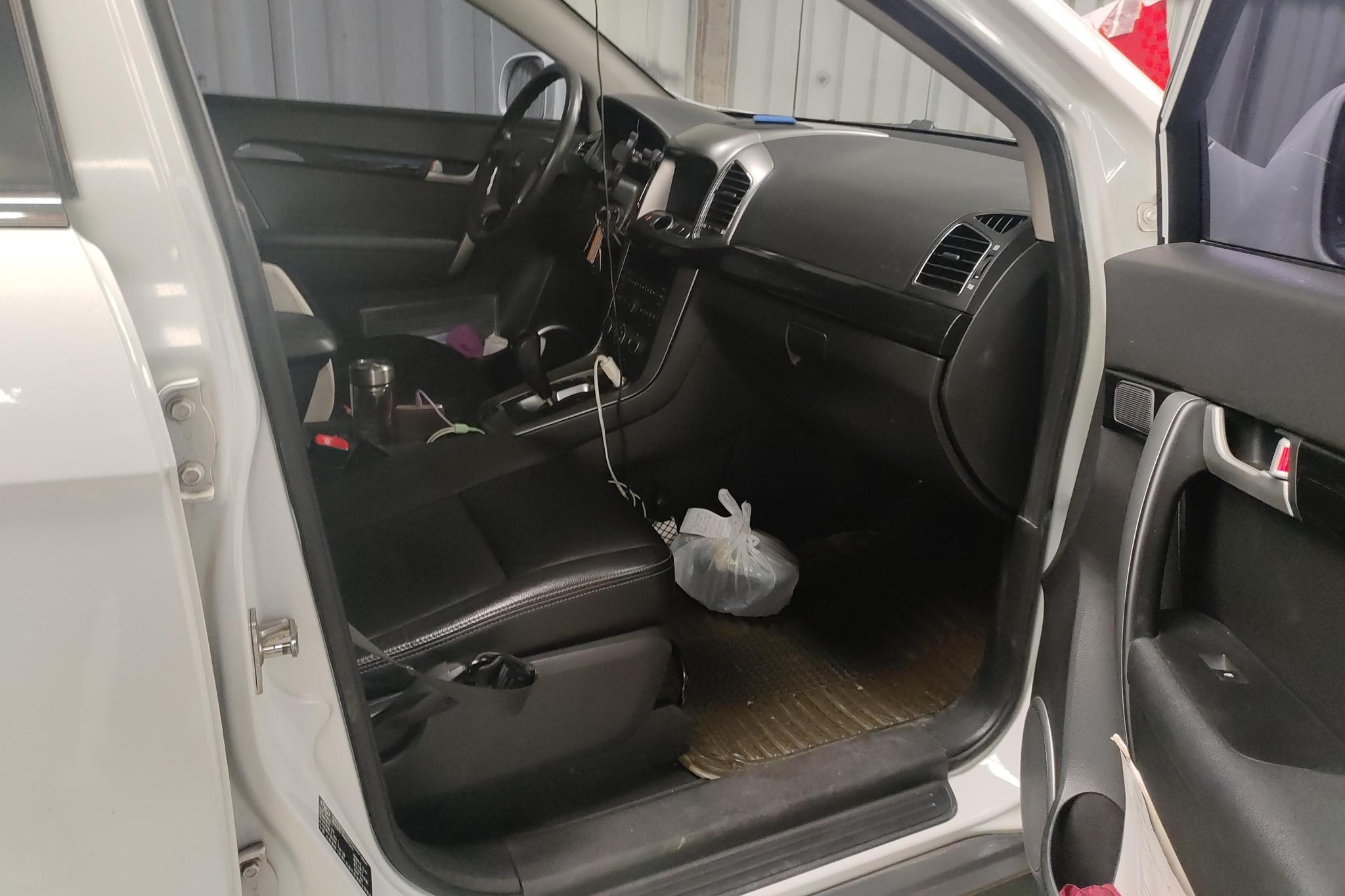 Chevrolet Captiva 2013 2.4L 7 мест