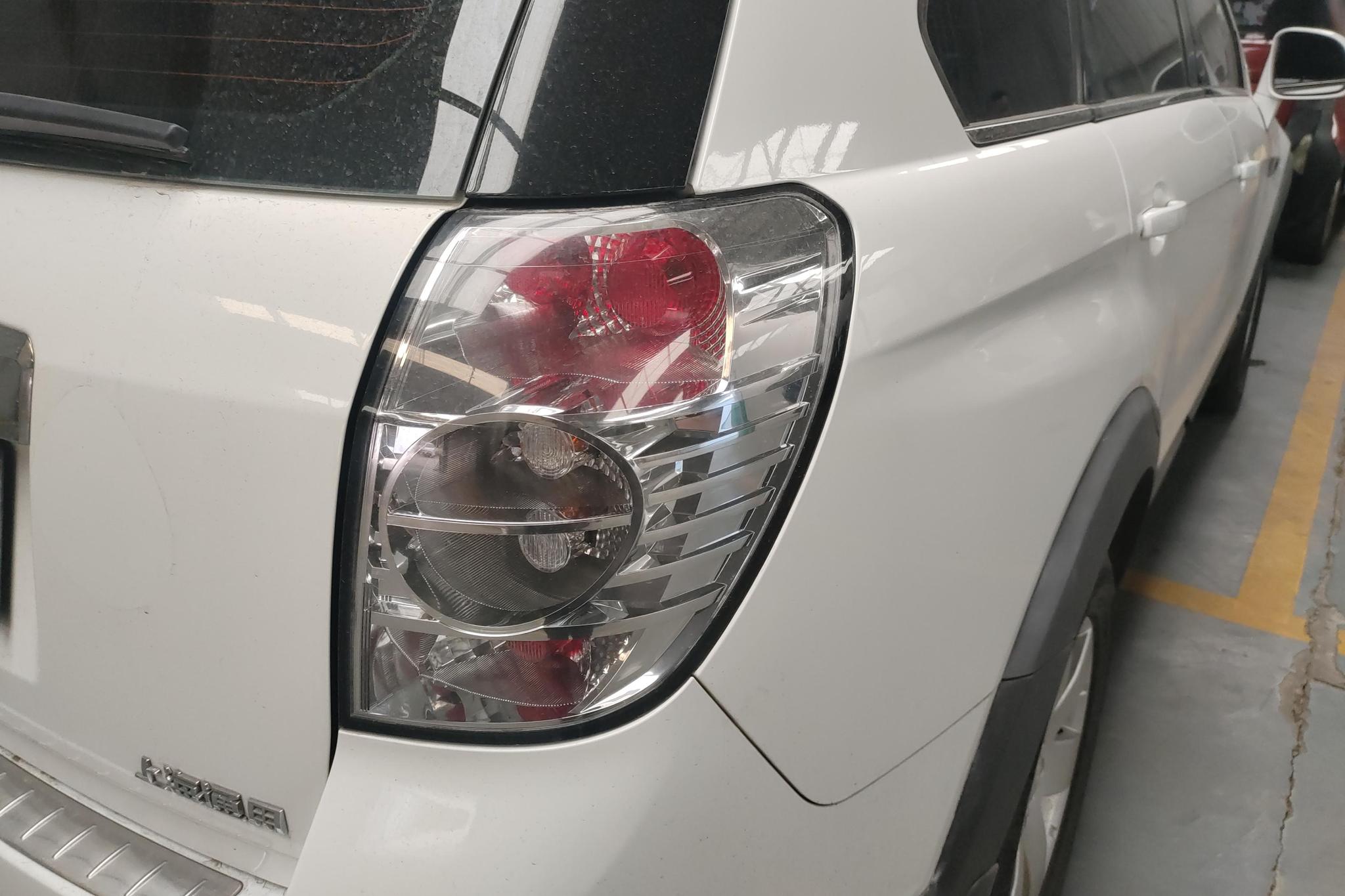 Chevrolet Captiva 2013 2.4L 7 мест