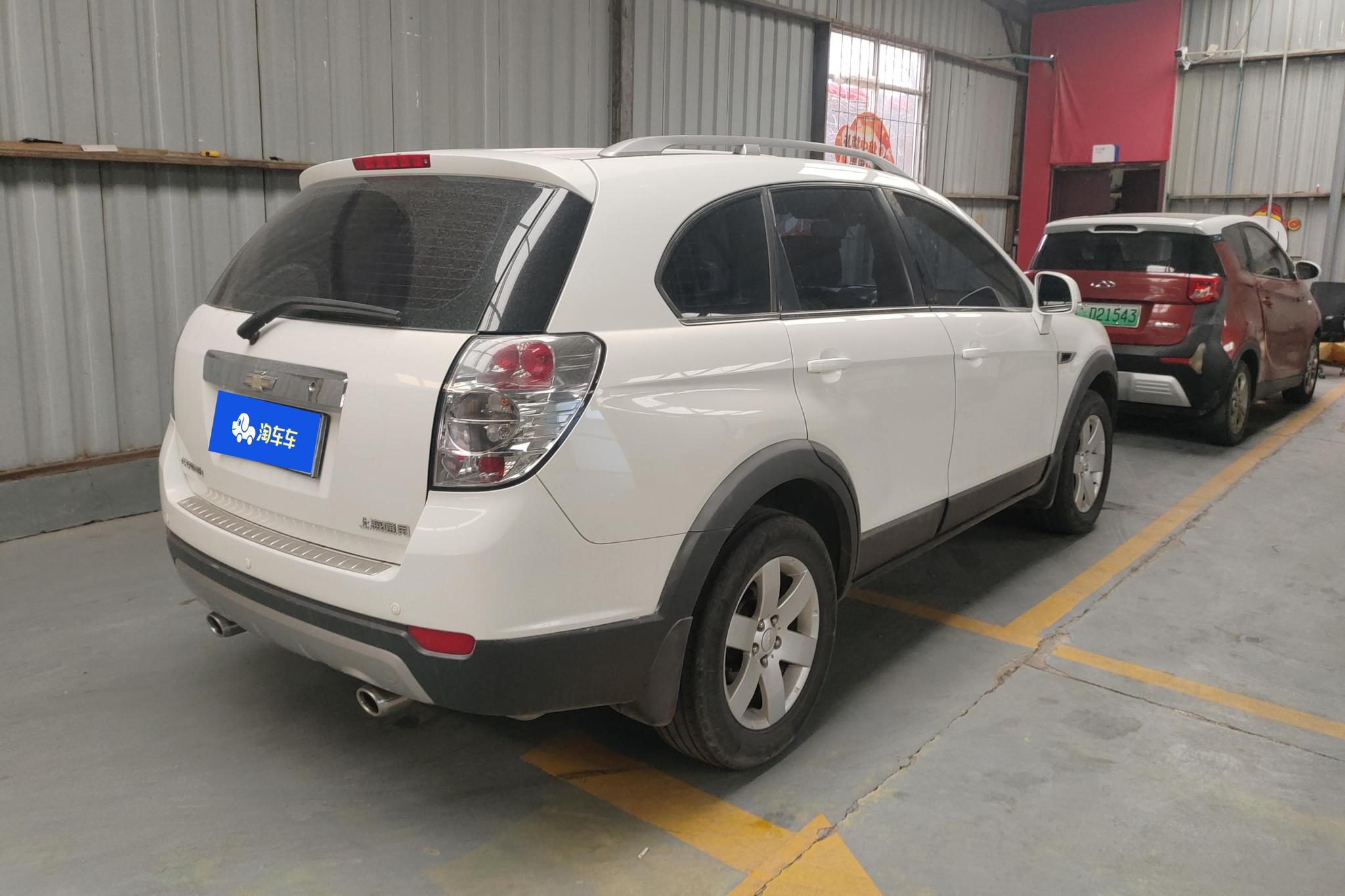 Chevrolet Captiva 2013 2.4L 7 мест