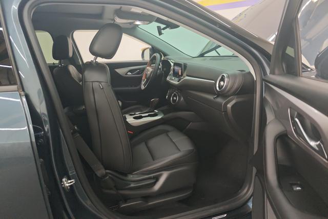 Chevrolet Trailblazer id 3823632 из Китая 9