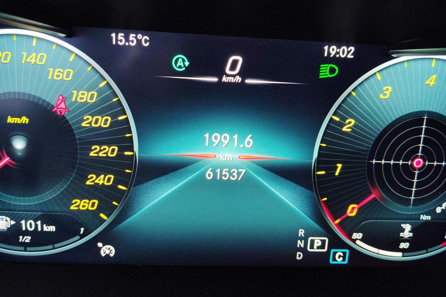 Mercedes-Benz GLC: фотография 17 из 17