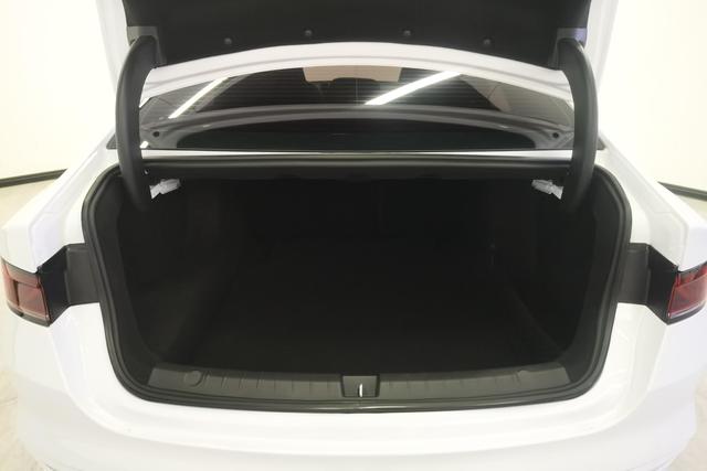BYD QIN PLUS Hybrid 2023 — фото 17