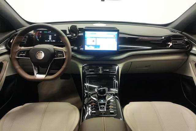 BYD QIN PLUS Hybrid 2023 — фото 12