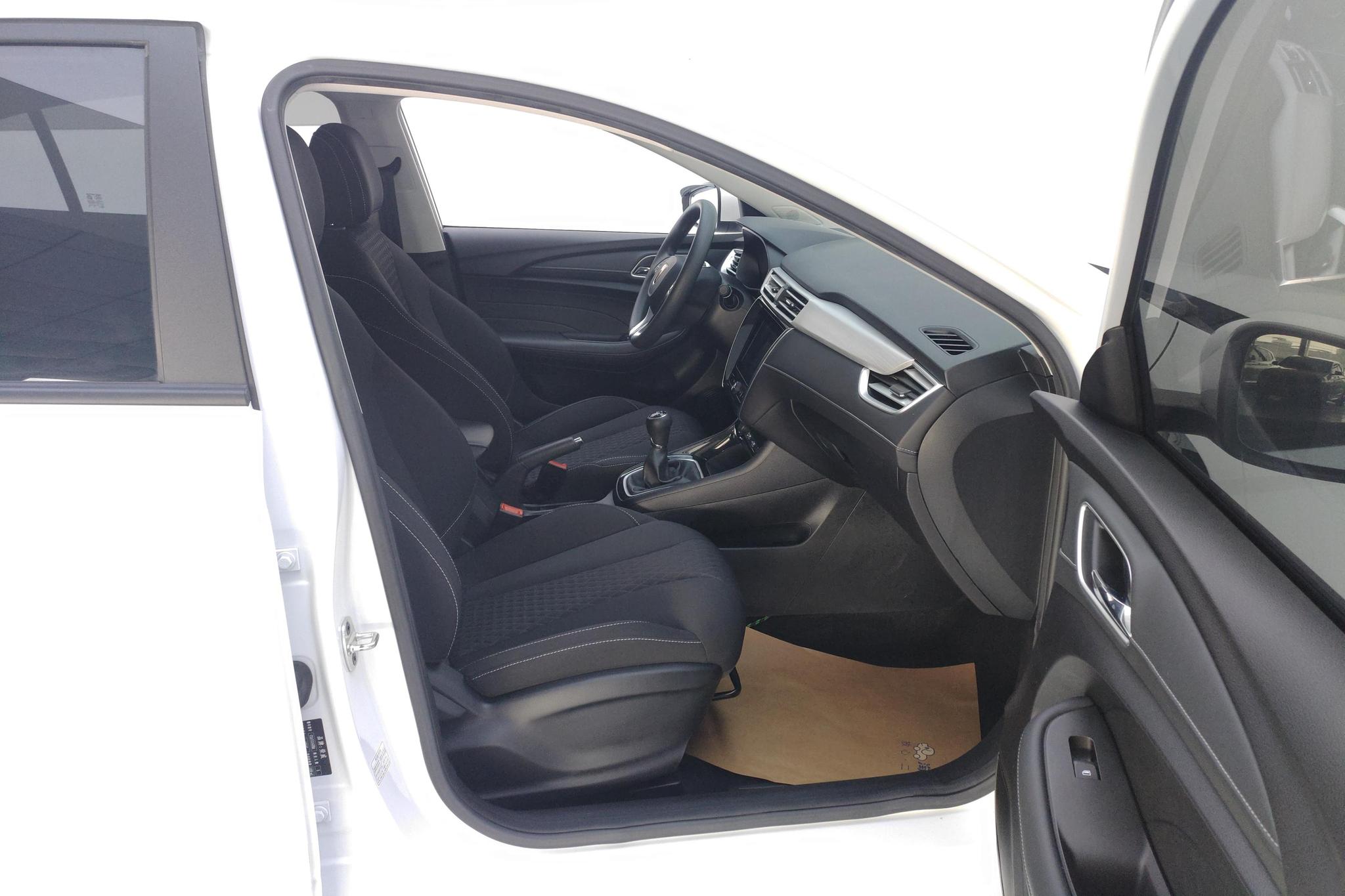 Roewe i5 2020 1.5L MT 4G