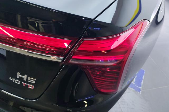 Hongqi H5 2024 2.0 T AT — фото 5