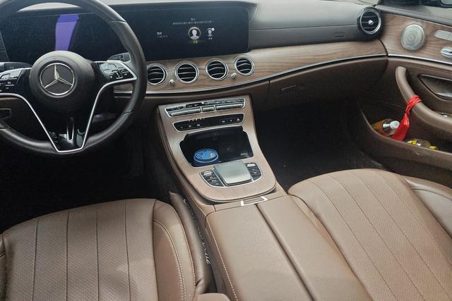 Mercedes-Benz E-Class 2023 E 300 L Luxury — фото 11