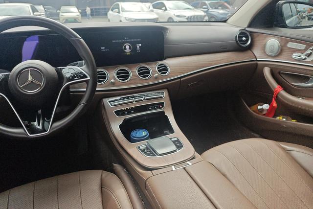 Mercedes-Benz E-Class 2023 E 300 L Luxury — фото 12