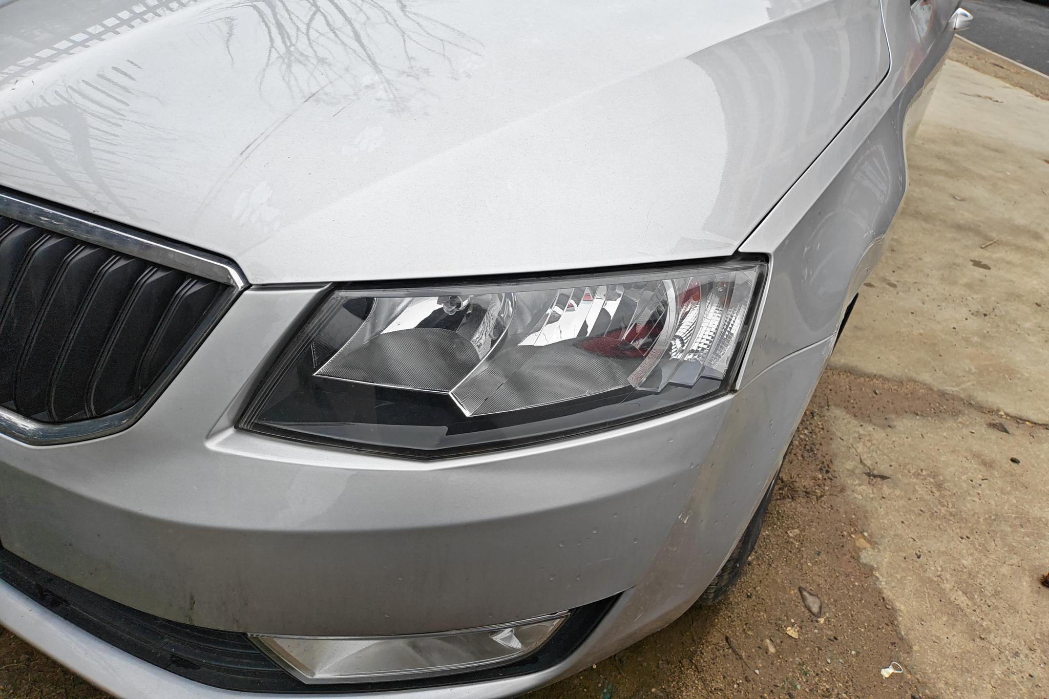 Skoda Octavia 2015 1.6L MT