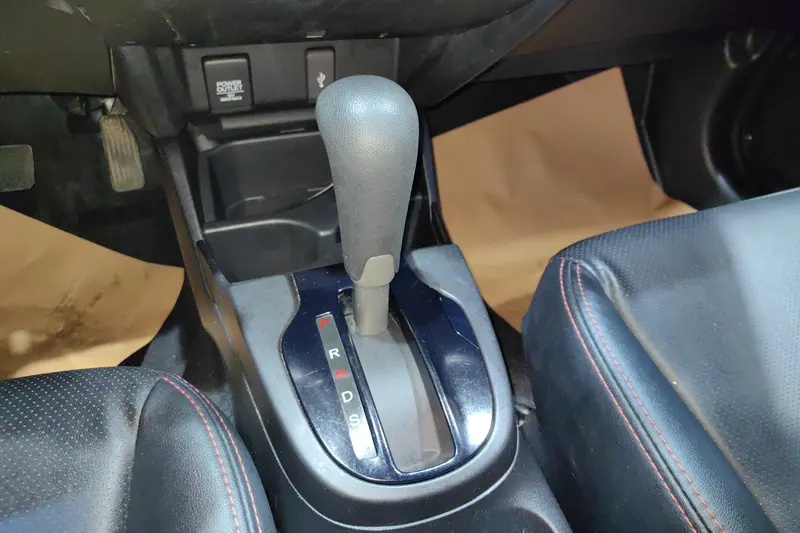 Honda Fit — фото 9