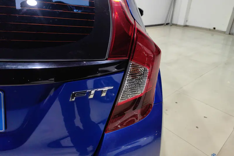Honda Fit — фото 5