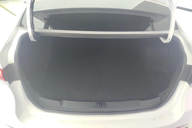 Buick Yinglang 2022 Белый из Китая, фото 2