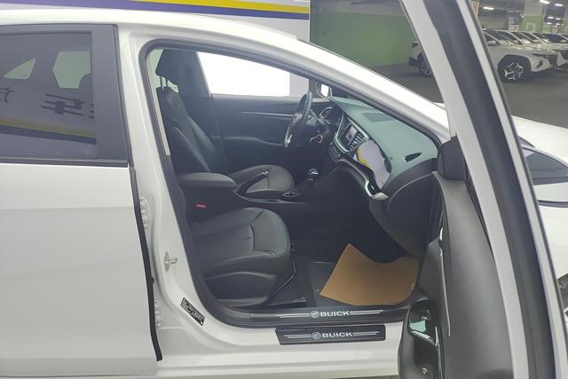 Buick Yinglang 2022 Белый из Китая, фото 6