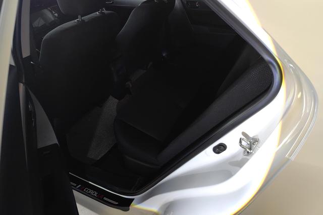 Toyota Corolla dual engine E+ id 3781521 из Китая 13