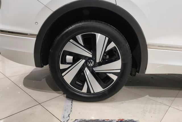 Volkswagen Tiguan L id 3823655 из Китая 7