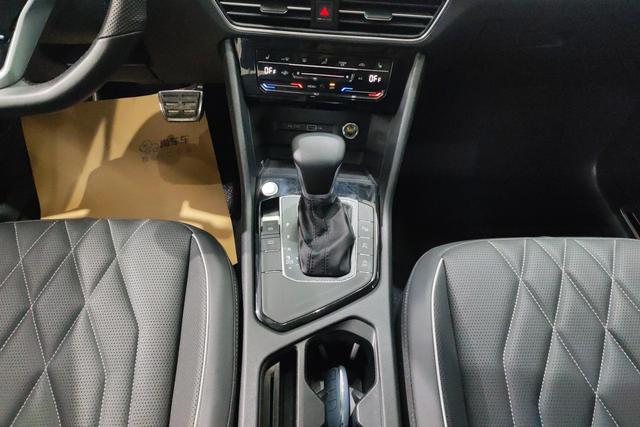 Volkswagen Tiguan L id 3823655 из Китая 14