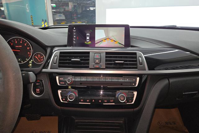 BMW 3 Series 2019 — фото 12
