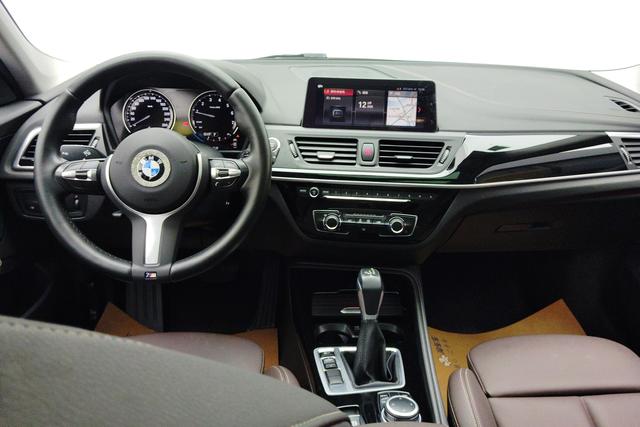 BMW 1 Series 2019 — фото 11