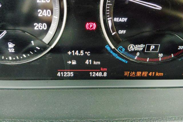 BMW 1 Series 2019 — фото 13