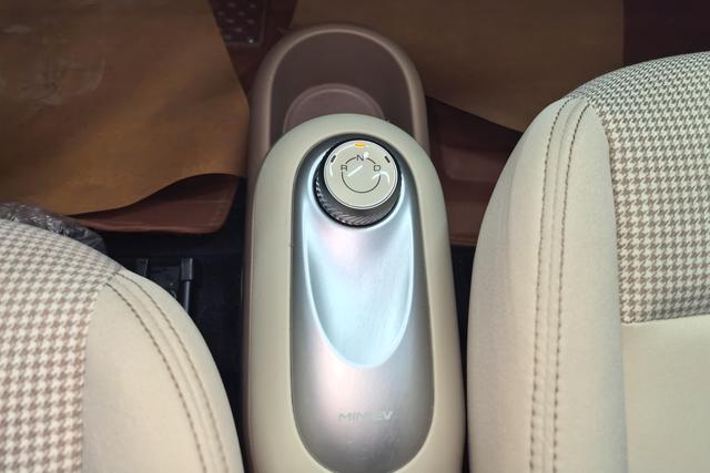 Wuling Automobile Wuling Hongguang MINIEV 2025 Белый из Китая, фото 2