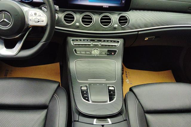 Mercedes Benz E-Class 2019 — фото 10