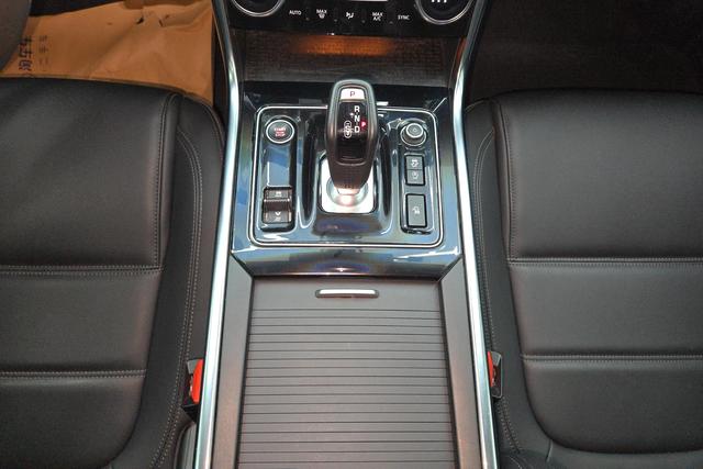 Jaguar XEL 2022 Белый из Китая