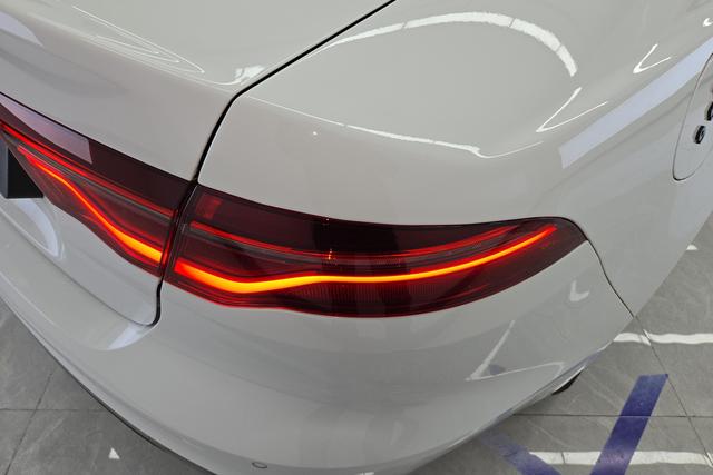 Jaguar XEL 2022 Белый из Китая, фото 6
