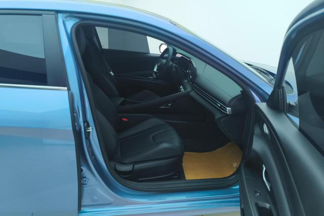 Hyundai Elantra 2023 1.5 L CVT GLX — фото 11