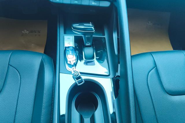 Hyundai Elantra 2023 1.5 L CVT GLX — фото 10