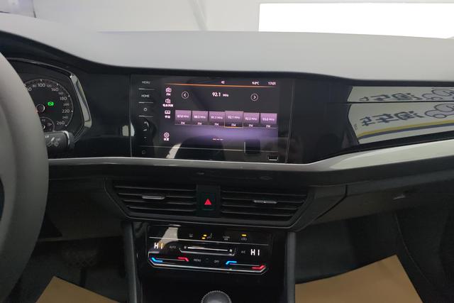 Volkswagen Bora 2021 200 TSI DSG — фото 12