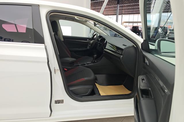 Volkswagen Bora 2021 200 TSI DSG — фото 15
