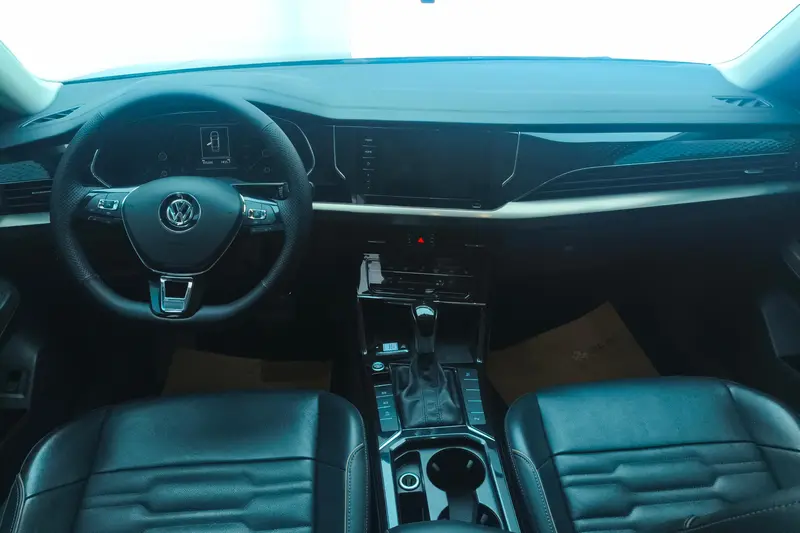 Volkswagen Passat — фото 9
