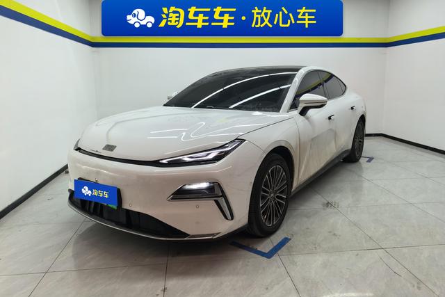 Geely Galaxy Galaxy Sparkle 8 PHEV 2025 Белый из Китая