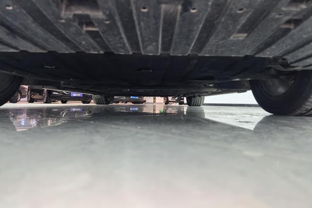 Geely Galaxy Galaxy Sparkle 8 PHEV 2025 Белый из Китая, фото 2