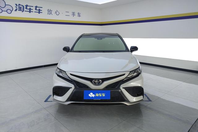 Toyota Camry 2021 — фото 2