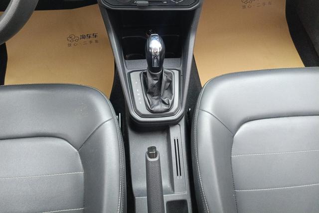 Volkswagen Jetta 2017 1.5 L AT — фото 15