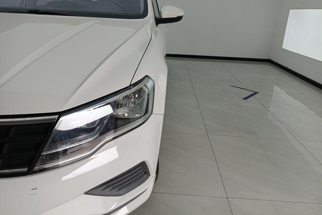 Volkswagen Jetta 2017 1.5 L AT — фото 4