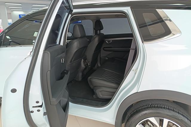 Wuling Asta 2022 2.0 L DHT — фото 15
