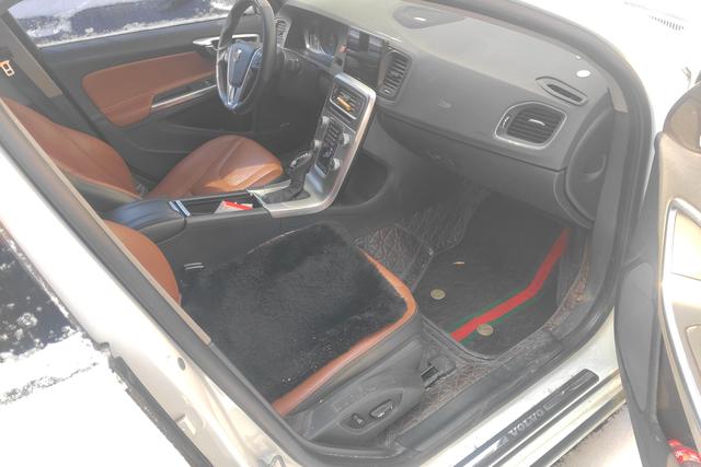 Volvo S60 id 3785271 из Китая 13