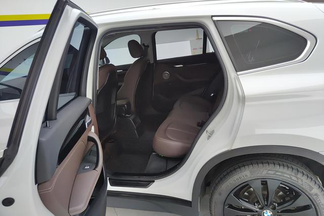 BMW X1 id 3840700 из Китая 14