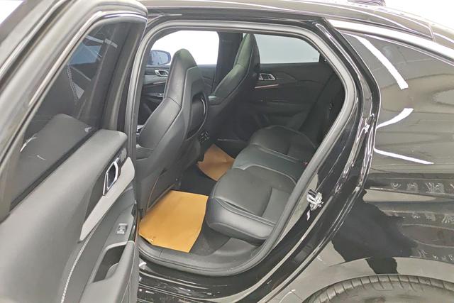 Lynk & Co 03 2022 2.0 TD DCT Pro — фото 15