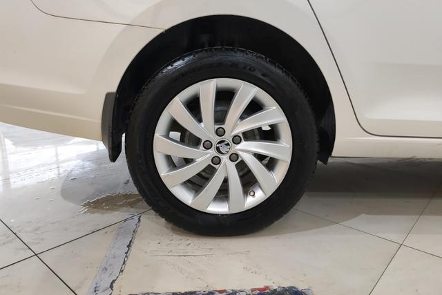 Skoda Rapid 2018 1.6 L MT — фото 10