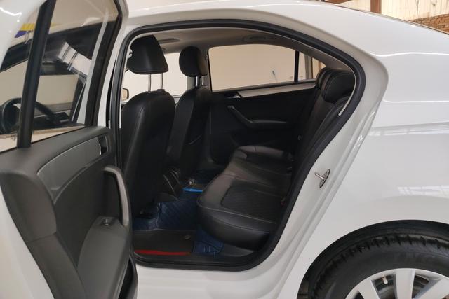 Skoda Rapid 2018 1.6 L MT — фото 16