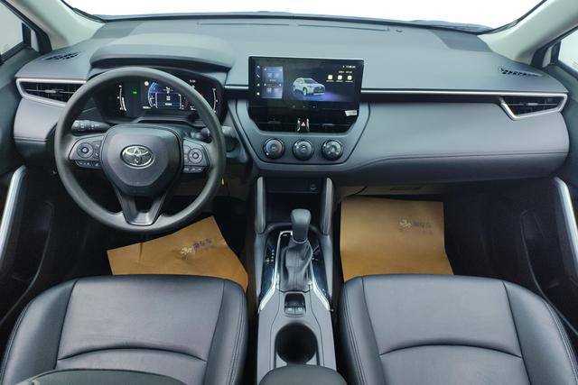 Toyota Corolla Cross 2024 2.0 L CVT — фото 11