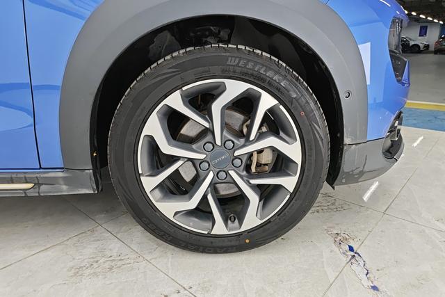 Lynk & Co 02 2018 1.5 T DCT 2 WD Pro V — фото 11