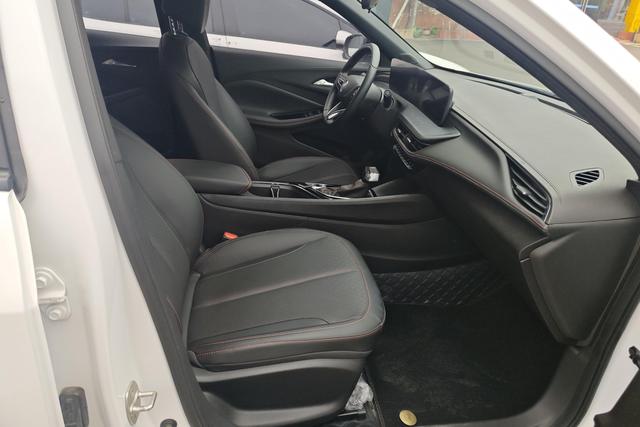 Buick Weilang 2023 Белый из Китая