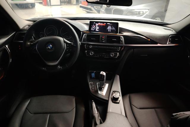 BMW 3 Series 2017 — фото 12