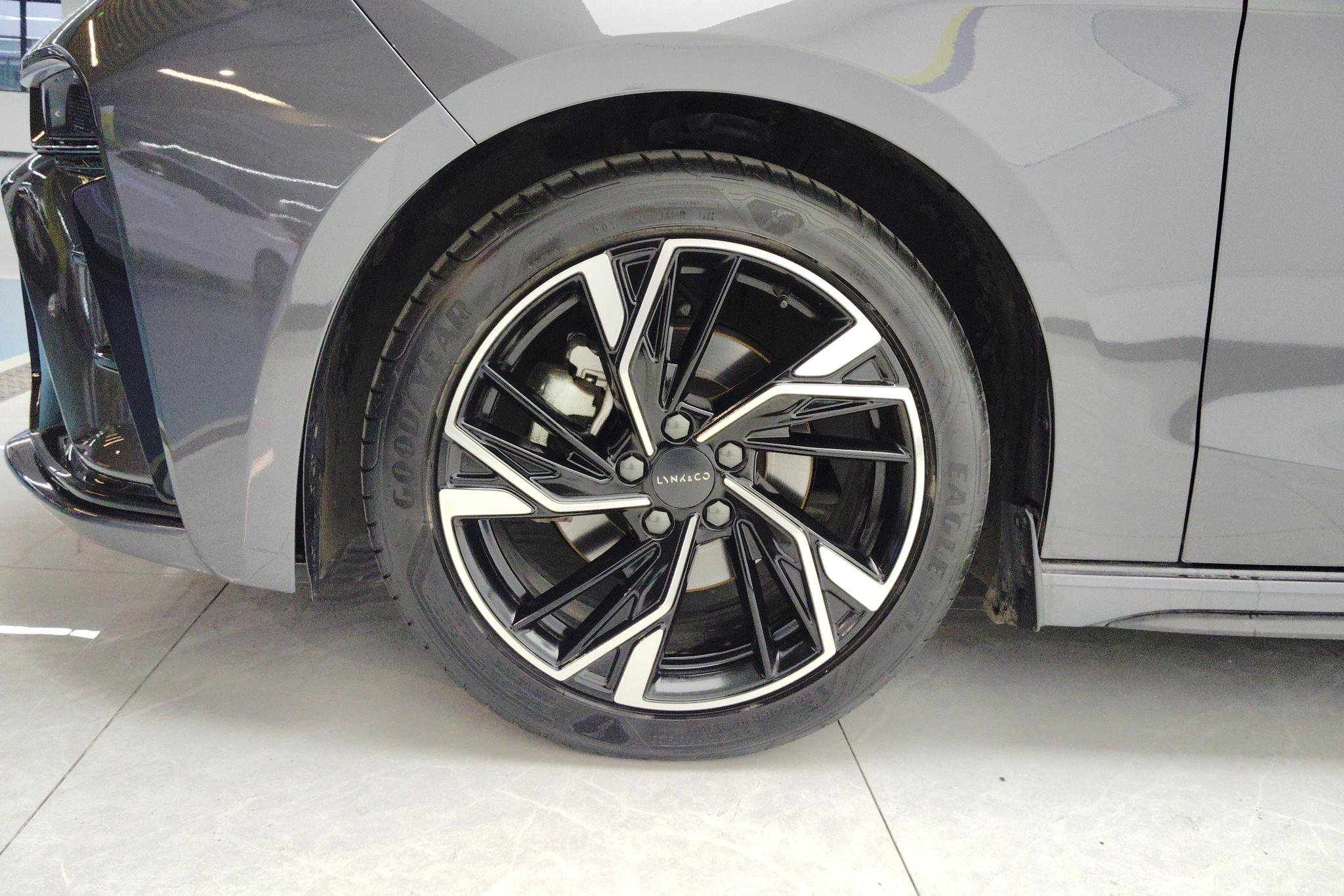 Lynk & Co 03 2023 1.5TD DCT Pro